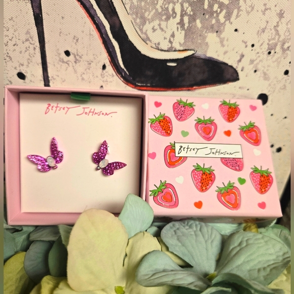 Betsey Johnson Pink Butterfly Stud Earrings NIB - Picture 2 of 4